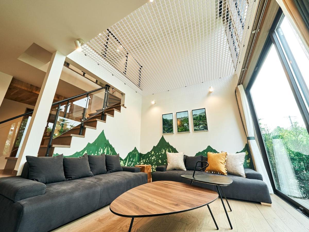 Rakuten Sengokuhara South Wing 102 Bbq Terrace Capacity Of 10 Persons *
